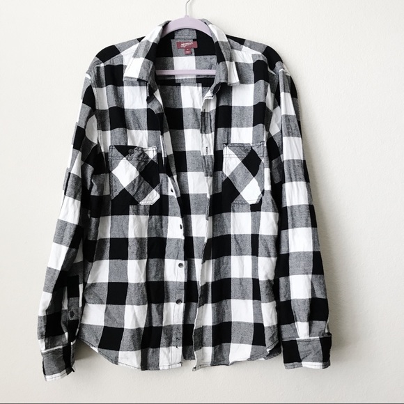Arizona Jean Company Tops - Arizona Black and White Plaid Button Down XL